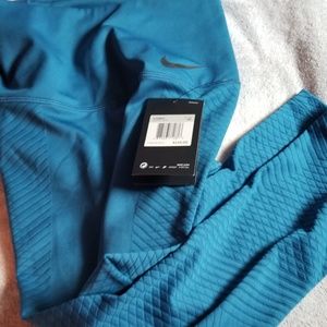 Nike Capri leggings xs
